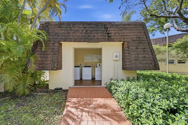 13730 SW 90th Avenue 15, Miami, FL 33176