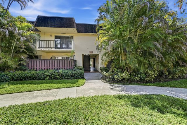 13730 SW 90th Avenue 15, Miami, FL 33176