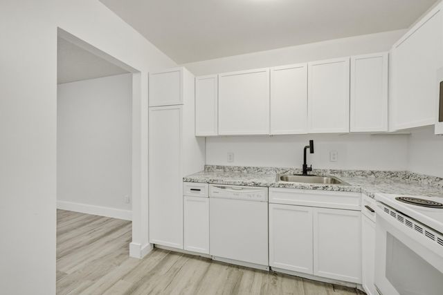 13730 SW 90th Avenue 15, Miami, FL 33176