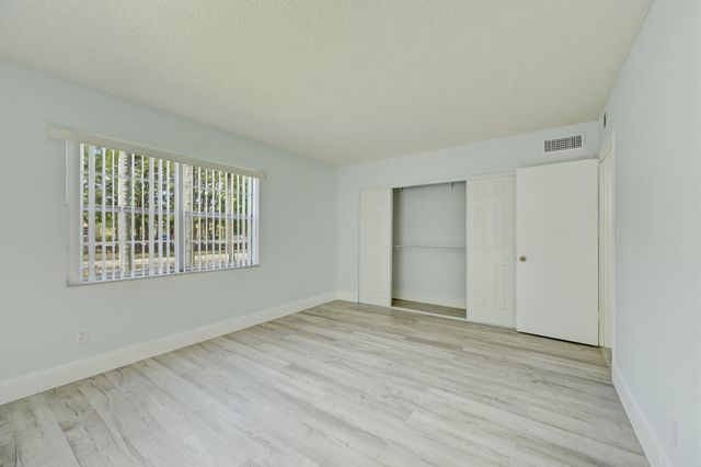 13730 SW 90th Avenue 15, Miami, FL 33176