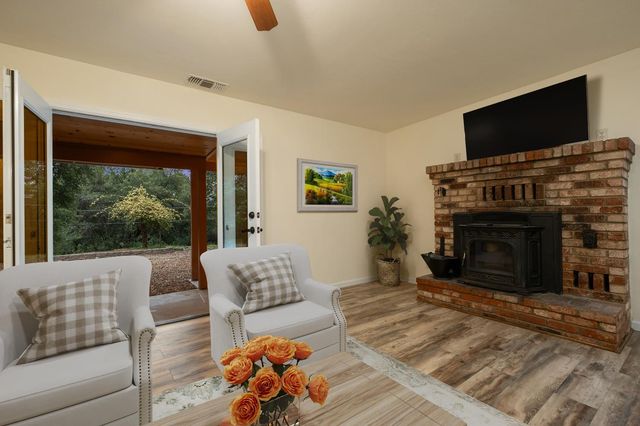 4612 South Point Road, Diamond Springs, CA 95667