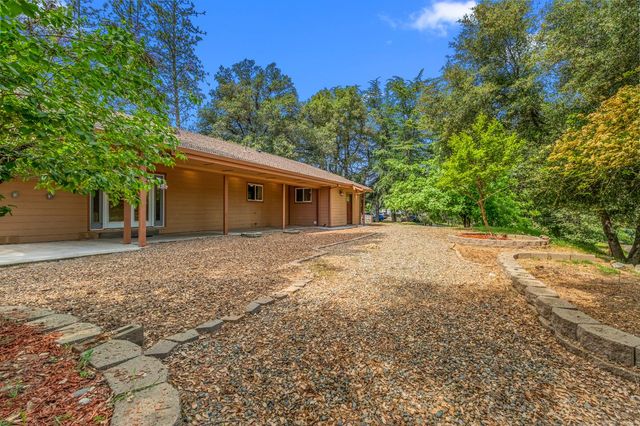 4612 South Point Road, Diamond Springs, CA 95667