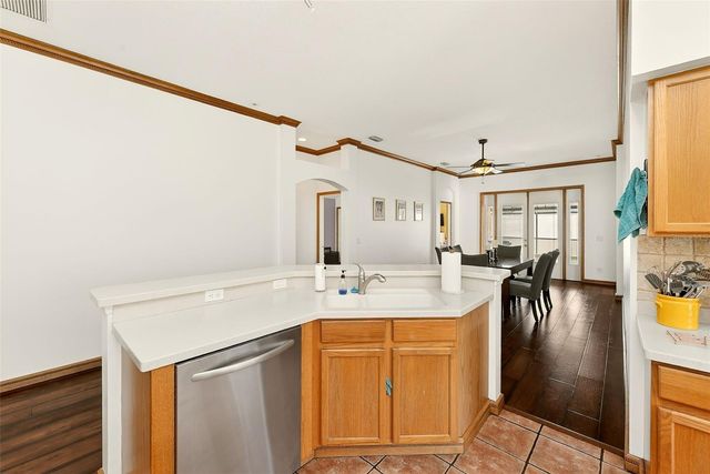 2927 HICKORY GROVE DRIVE, Valrico, FL 33596