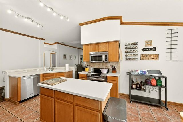 2927 HICKORY GROVE DRIVE, Valrico, FL 33596