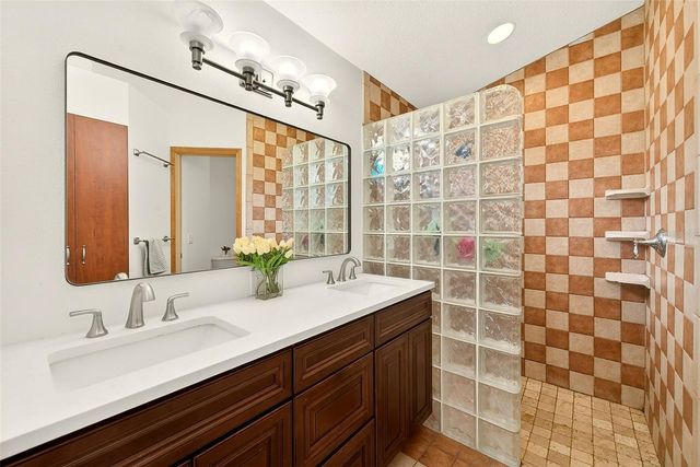 2927 HICKORY GROVE DRIVE, Valrico, FL 33596