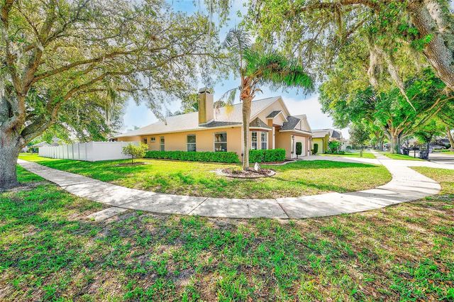 2927 HICKORY GROVE DRIVE, Valrico, FL 33596