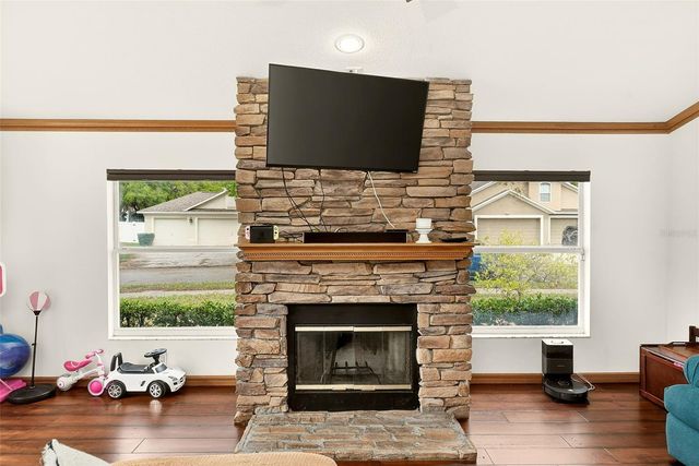 2927 HICKORY GROVE DRIVE, Valrico, FL 33596