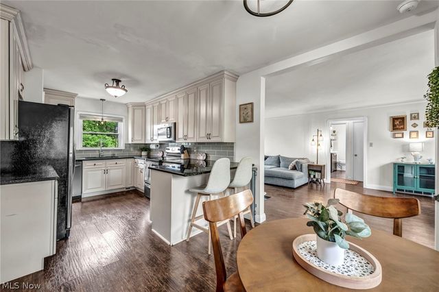 7973 Skyline Drive, Broadview Heights, OH 44147
