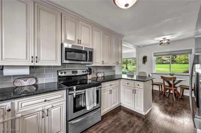 7973 Skyline Drive, Broadview Heights, OH 44147
