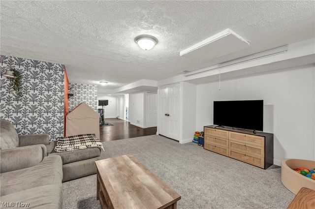 7973 Skyline Drive, Broadview Heights, OH 44147