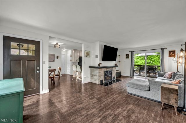 7973 Skyline Drive, Broadview Heights, OH 44147