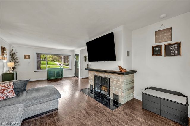 7973 Skyline Drive, Broadview Heights, OH 44147
