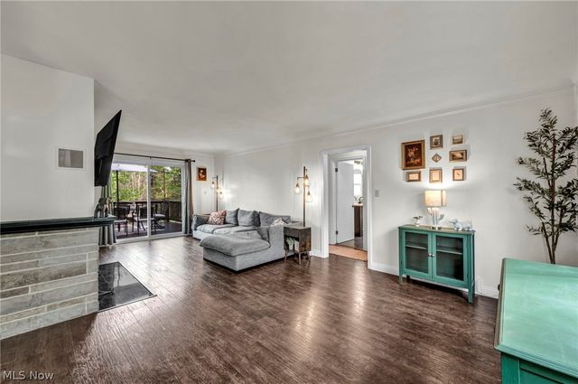 7973 Skyline Drive, Broadview Heights, OH 44147