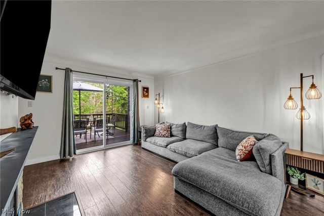 7973 Skyline Drive, Broadview Heights, OH 44147