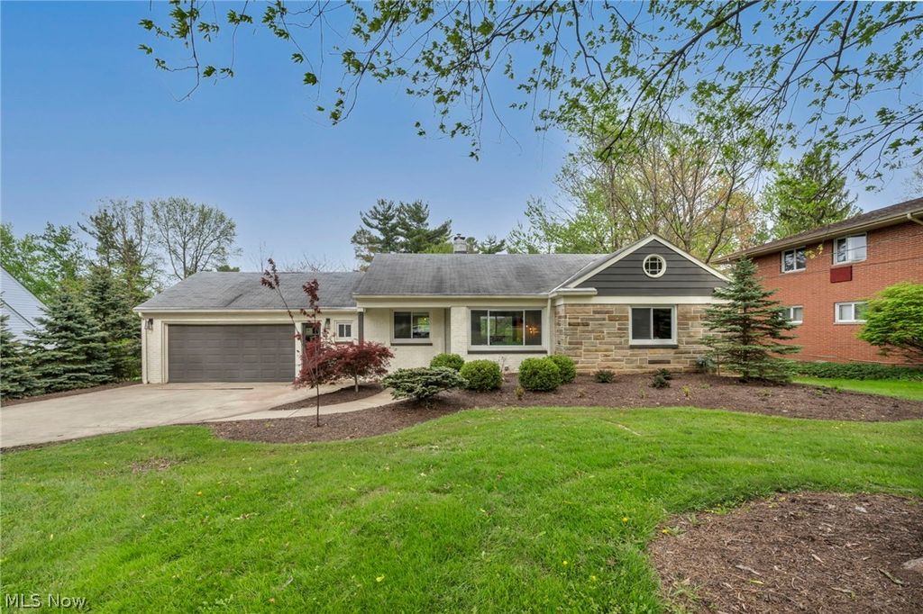 7973 Skyline Drive, Broadview Heights, OH 44147