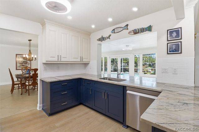 11857 W Riverhaven Drive, Homosassa, FL 34448