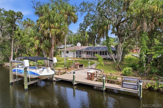11857 W Riverhaven Drive, Homosassa, FL 34448