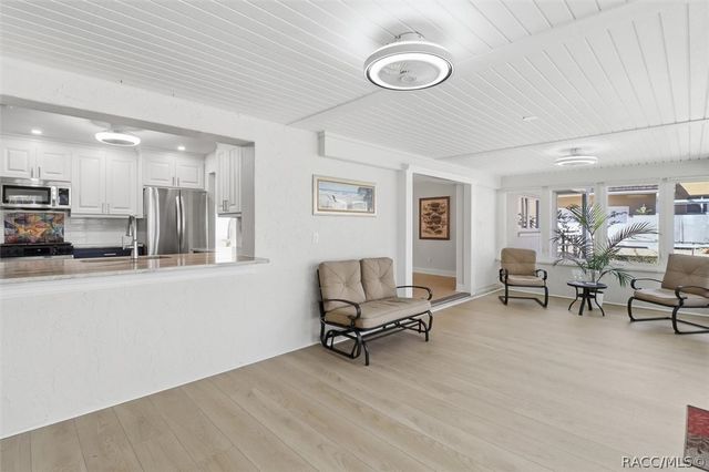 11857 W Riverhaven Drive, Homosassa, FL 34448