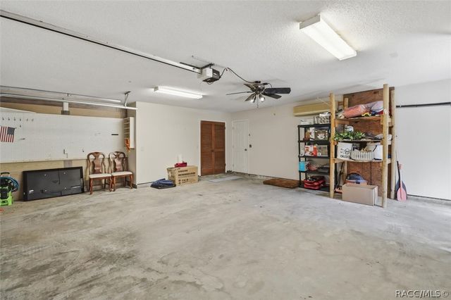 11857 W Riverhaven Drive, Homosassa, FL 34448