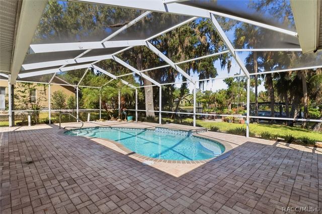 11857 W Riverhaven Drive, Homosassa, FL 34448