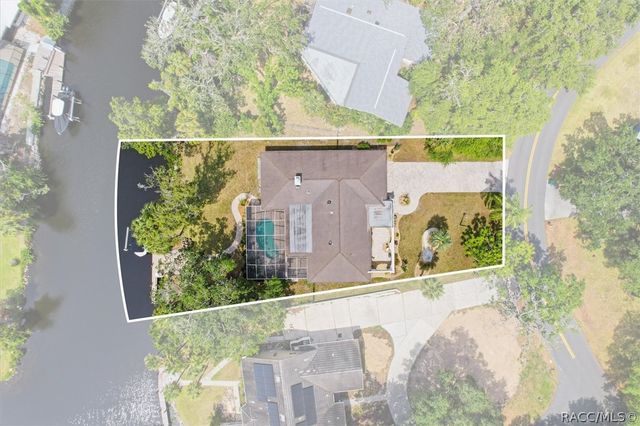 11857 W Riverhaven Drive, Homosassa, FL 34448