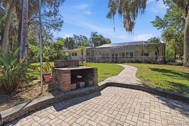 11857 W Riverhaven Drive, Homosassa, FL 34448