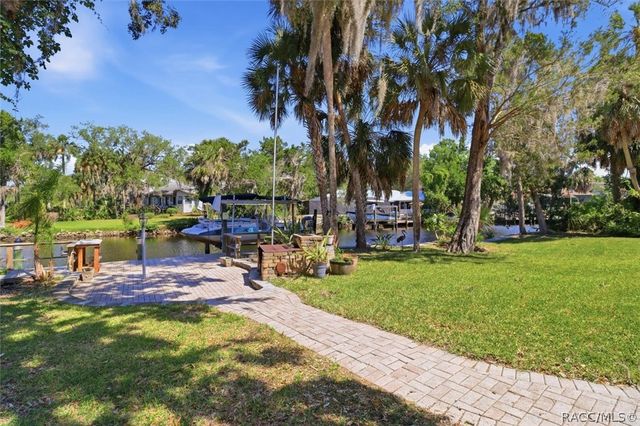 11857 W Riverhaven Drive, Homosassa, FL 34448