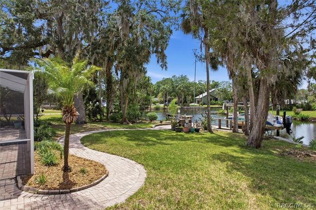 11857 W Riverhaven Drive, Homosassa, FL 34448