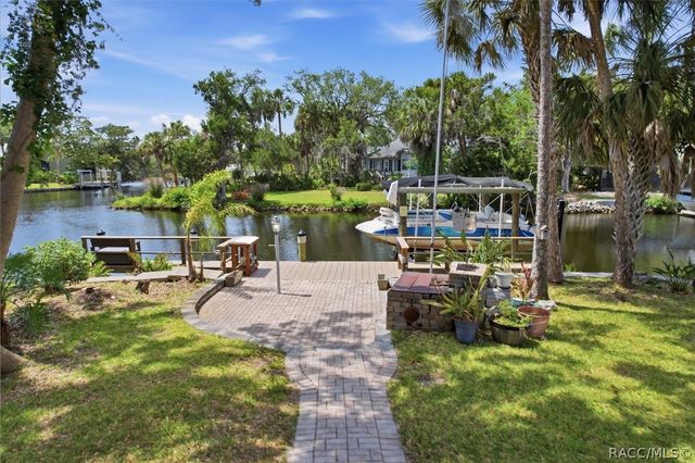 11857 W Riverhaven Drive, Homosassa, FL 34448