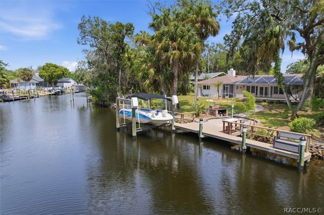 11857 W Riverhaven Drive, Homosassa, FL 34448