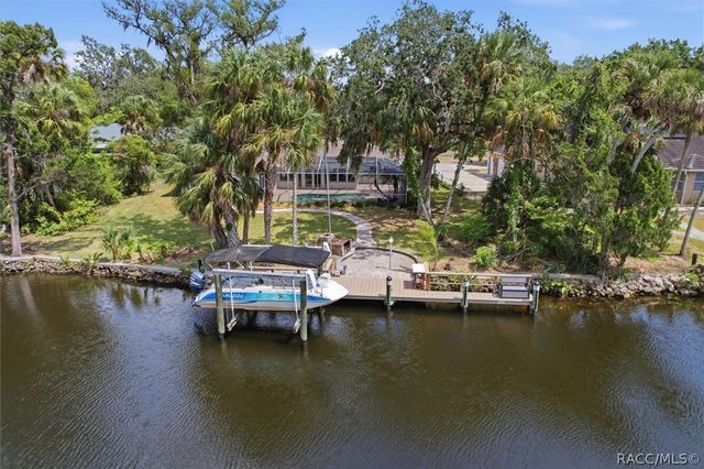 11857 W Riverhaven Drive, Homosassa, FL 34448