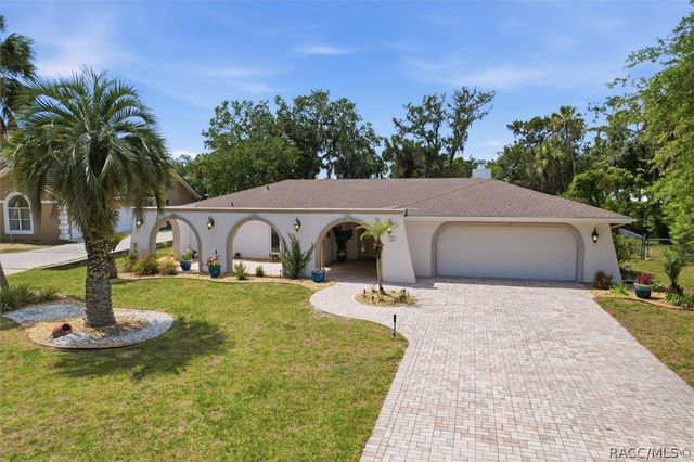 11857 W Riverhaven Drive, Homosassa, FL 34448