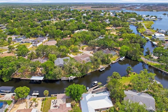 11857 W Riverhaven Drive, Homosassa, FL 34448