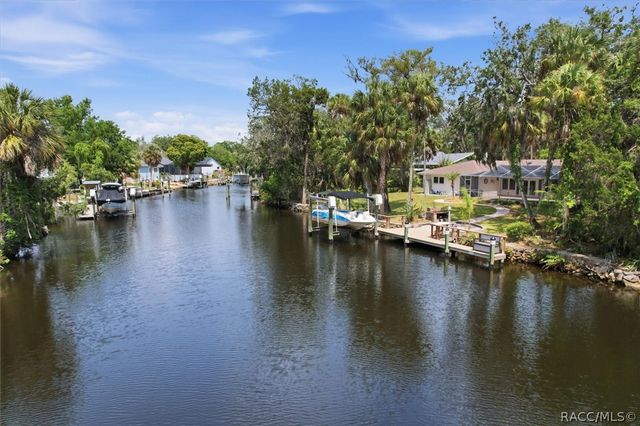 11857 W Riverhaven Drive, Homosassa, FL 34448