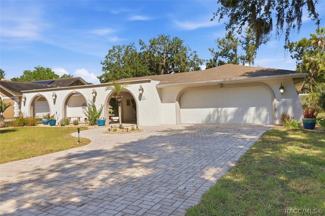 11857 W Riverhaven Drive, Homosassa, FL 34448