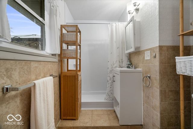 2730 Woodlawn Drive, Anderson, IN 46013