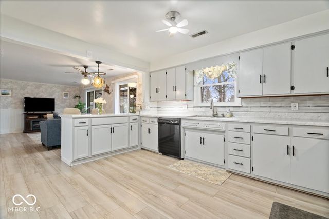 2730 Woodlawn Drive, Anderson, IN 46013