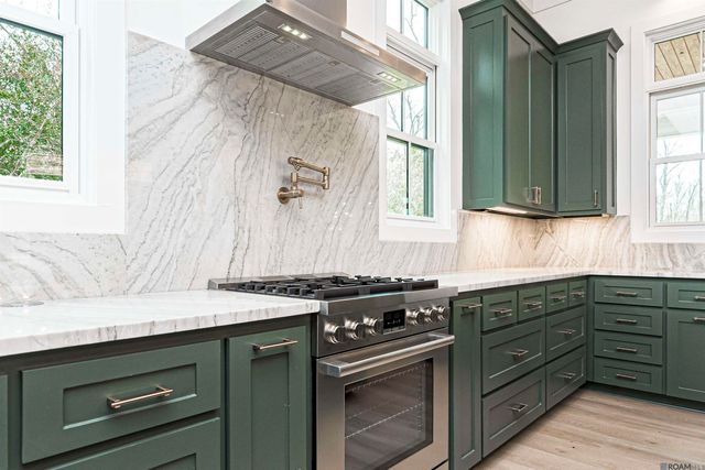 2860 Pointe-marie Dr, Baton Rouge, LA 70820