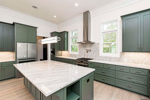 2860 Pointe-marie Dr, Baton Rouge, LA 70820