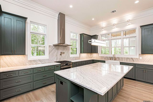 2860 Pointe-marie Dr, Baton Rouge, LA 70820