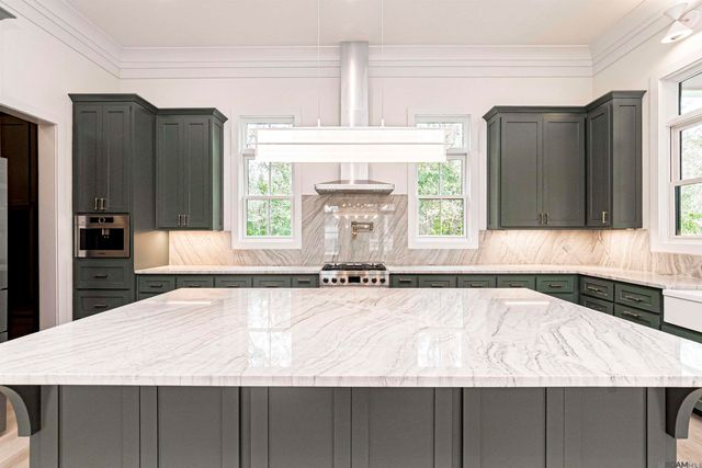 2860 Pointe-marie Dr, Baton Rouge, LA 70820