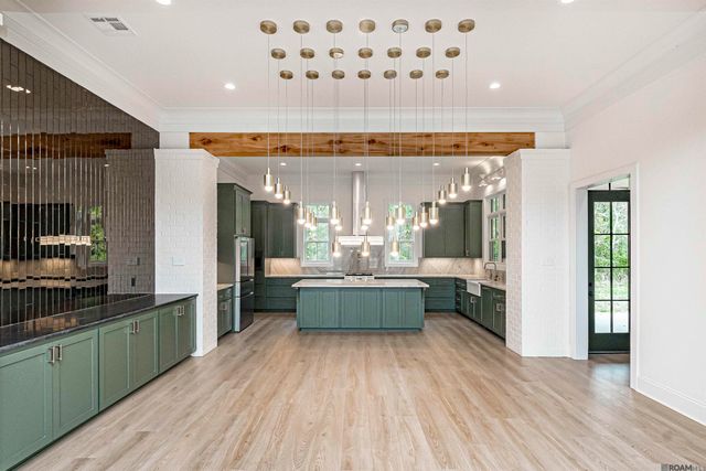 2860 Pointe-marie Dr, Baton Rouge, LA 70820