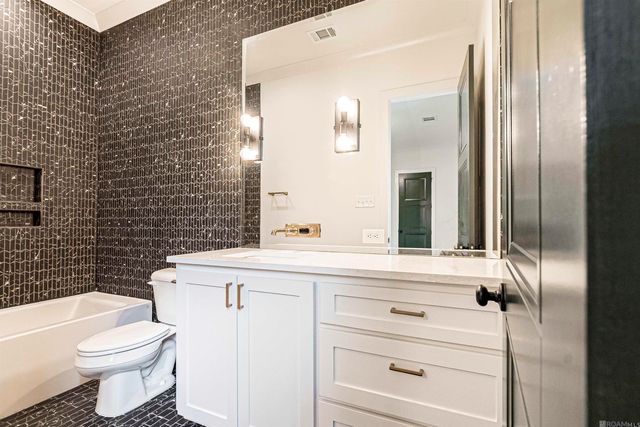 2860 Pointe-marie Dr, Baton Rouge, LA 70820