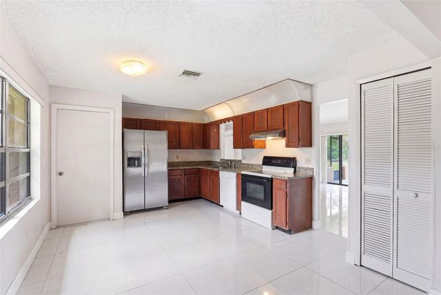 871 LAMPLIGHTER DRIVE NW, Palm Bay, FL 32907