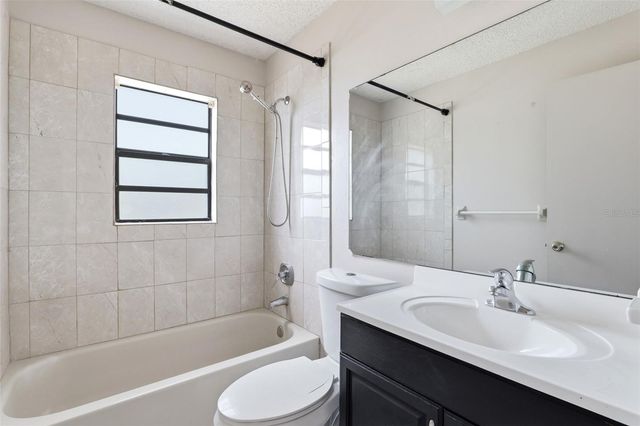 871 LAMPLIGHTER DRIVE NW, Palm Bay, FL 32907