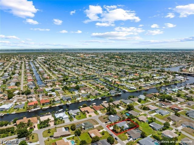 924 SE 21st LN, Cape Coral, FL 33990
