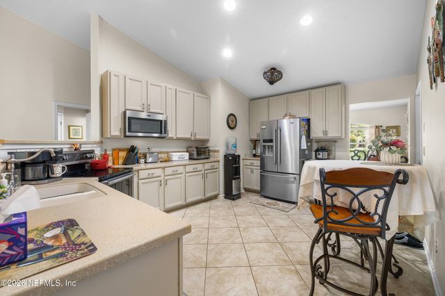 10905 STANTON HILLS Drive E, Jacksonville, FL 32222