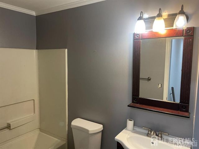 23 Delavan Court, New Brunswick, NJ 0890