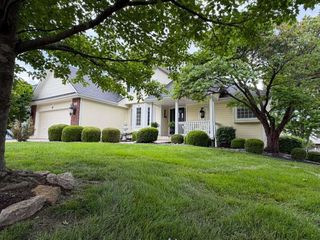 500 Bayview Drive, Raymore, MO 64083