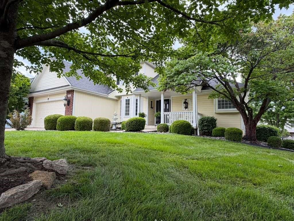 500 Bayview Drive, Raymore, MO 64083